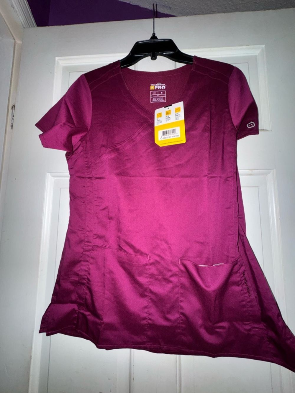 WonderWink PRO V-Neck Scrub Top in Wine
